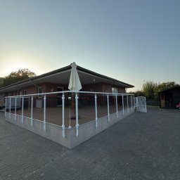 balustrada nierdzewna, malowana proszkowo ze szkłem bezpiecznym 