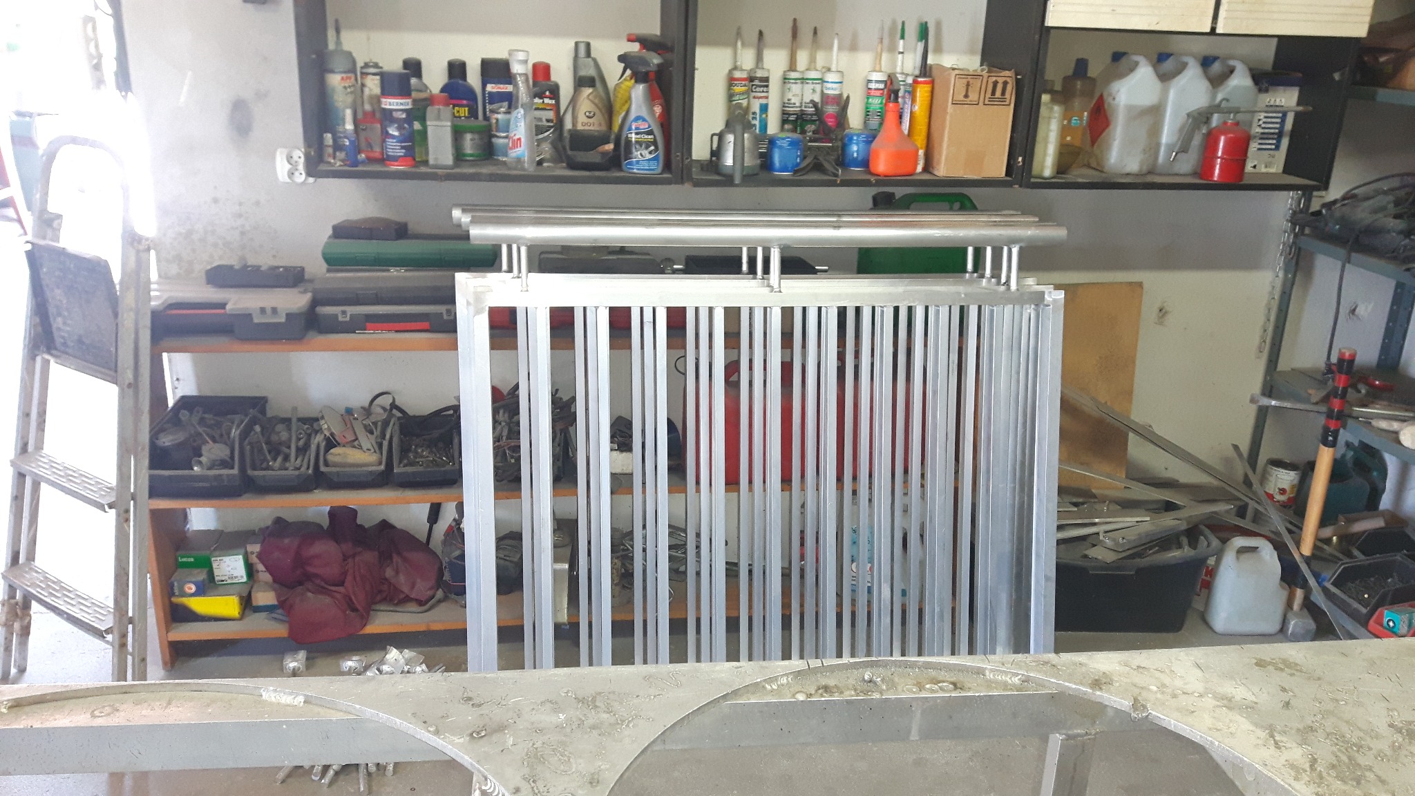 Prace spawalnicze, piaskowanie, konserwacja podwozia