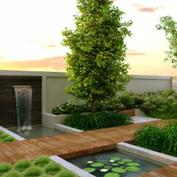 Wizualizacja 3D ogrodu z minimalistyczną architekturą, wodospadem kaskadowym na ciemnej ścianie, drewnianym pomostem nad wodą z liliami wodnymi i różnorodną roślinnością ozdobną.