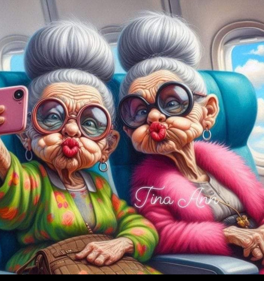 Karykaturalne starsze panie z fryzurami w kok, robiące sobie selfie w samolocie, ubrane w kolorowe stroje i duże okulary.