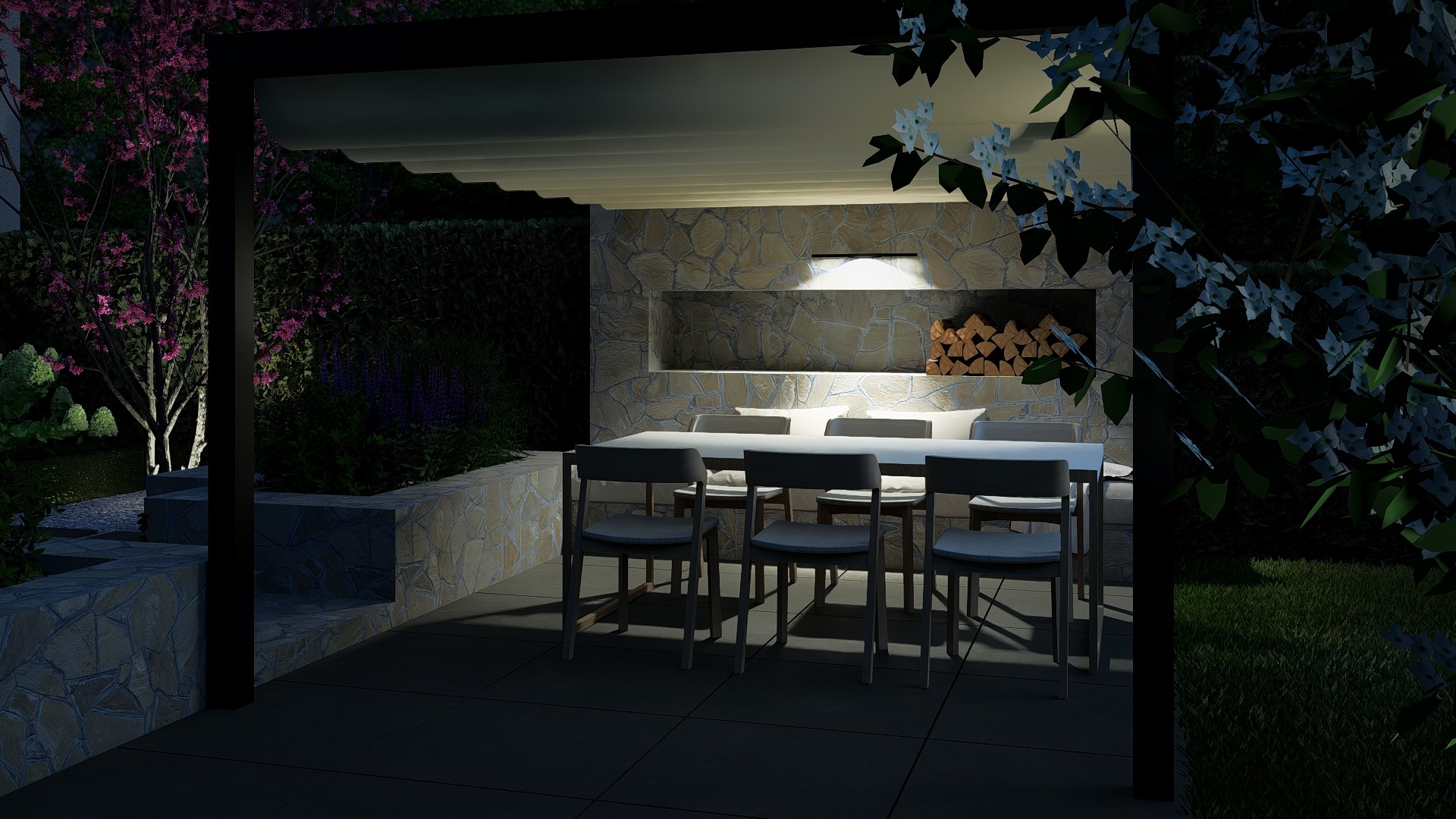 Oświetlona pergola z kamienną ścianą i ułożonym drewnem, stół z krzesłami w ogrodzie nocą. Dekoracyjne rośliny z kwiatami w tle.