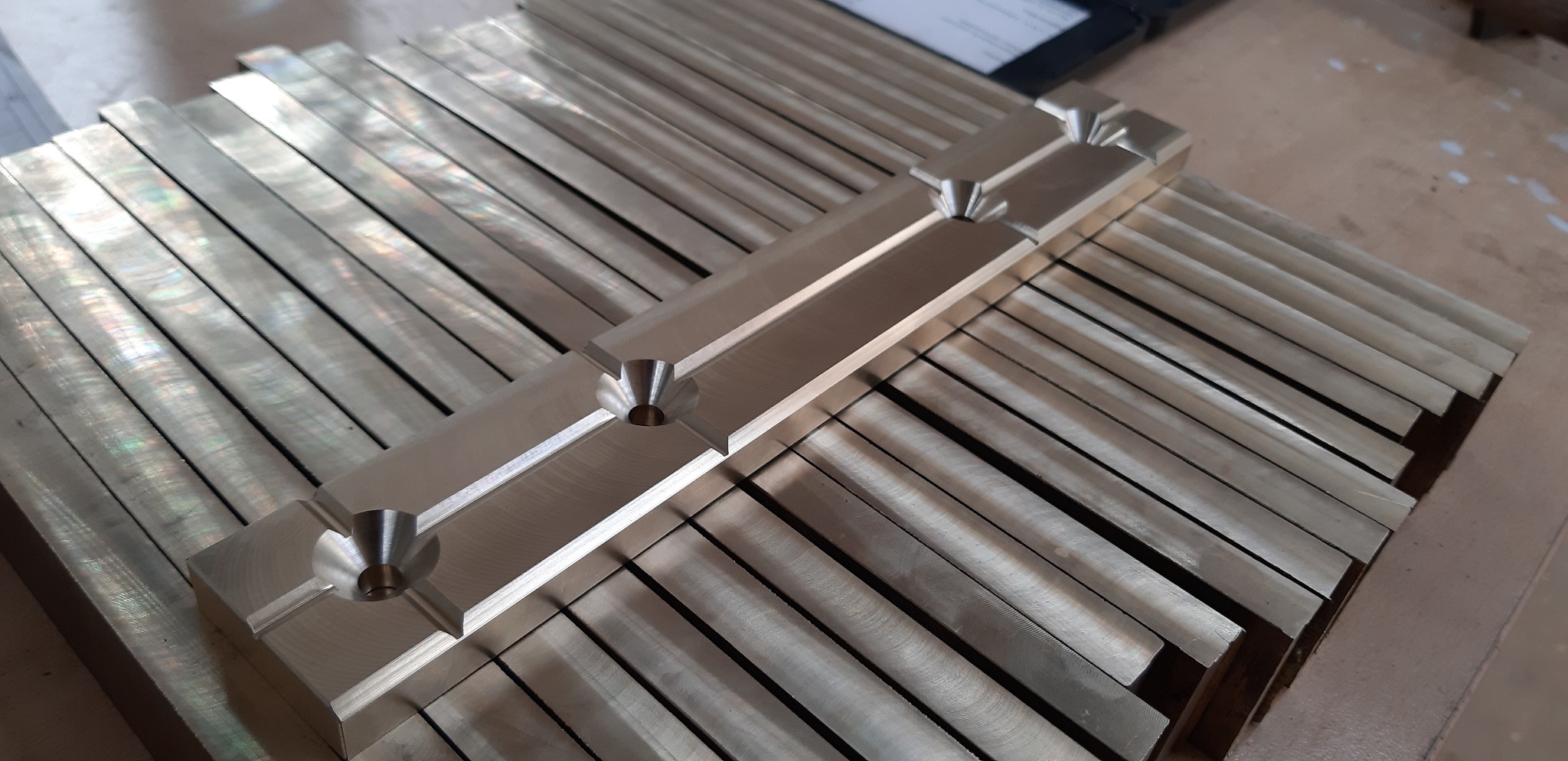 Samodzielnie wykonujemy prace związane z obróbką skrawaniem.