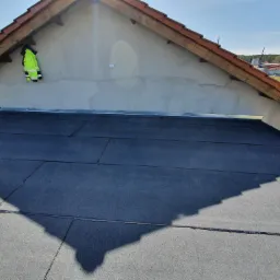 Obróbka ściany +listwa dociskowa