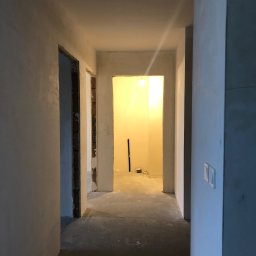 wykonanie robot tynkaza i plytkaza.
Oferujemy roboty tynkarskie lub szpachla lub malowanie, zapraszam do kontaktu.