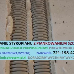 Układanie styropianu Piankowanie szczelin w styropianie