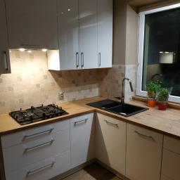 RK Robert Kafara - Kuchnia z nowymi kaflami i meblami na wymiar.