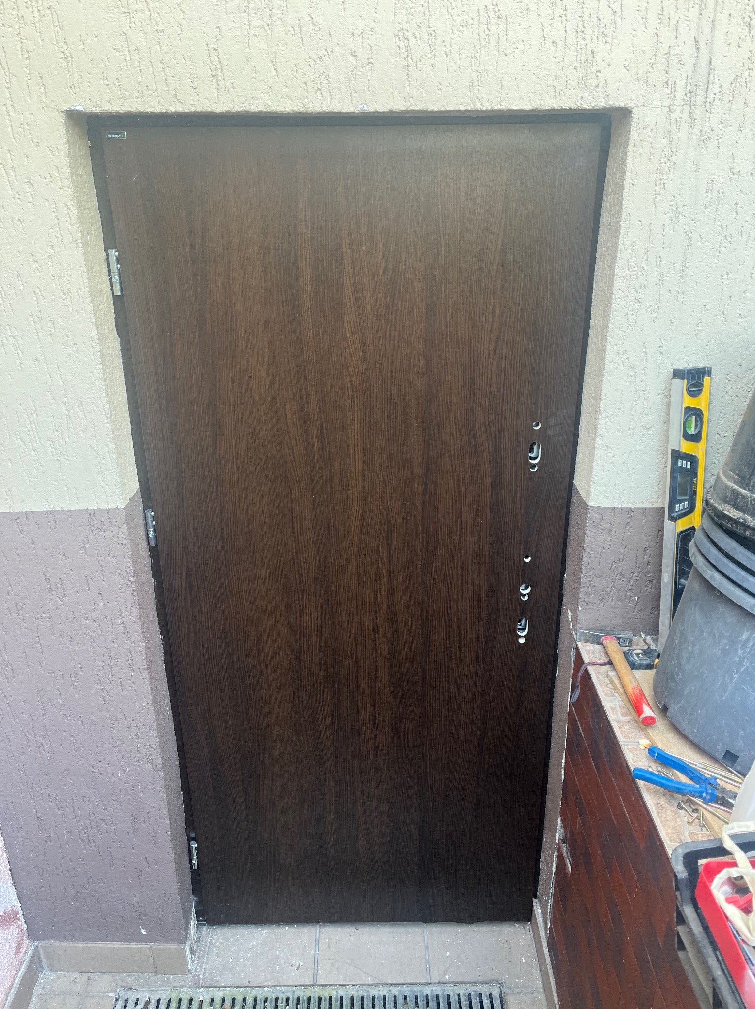 Wymiana drzwi Wikęd z serii Premium na ościeżnicy aluminiowej do kotłowni