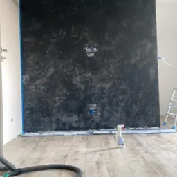 Stiuk wenecki w kolorze czarnym