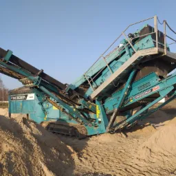 W swojej ofercie świadczymy także usługowe przesiewanie przesiewaczem mobilnym