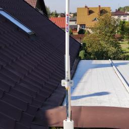 Montaż stojącego masztu ubiquity wraz z dookolna antena CyberBajt