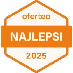 Pomarańczowa odznaka Oferteo „Najlepsi 2025” w kształcie sześciokąta z zaokrąglonymi rogami, prezentowana na białym tle. Odznaka symbolizuje wyróżnienie i jakość usług.