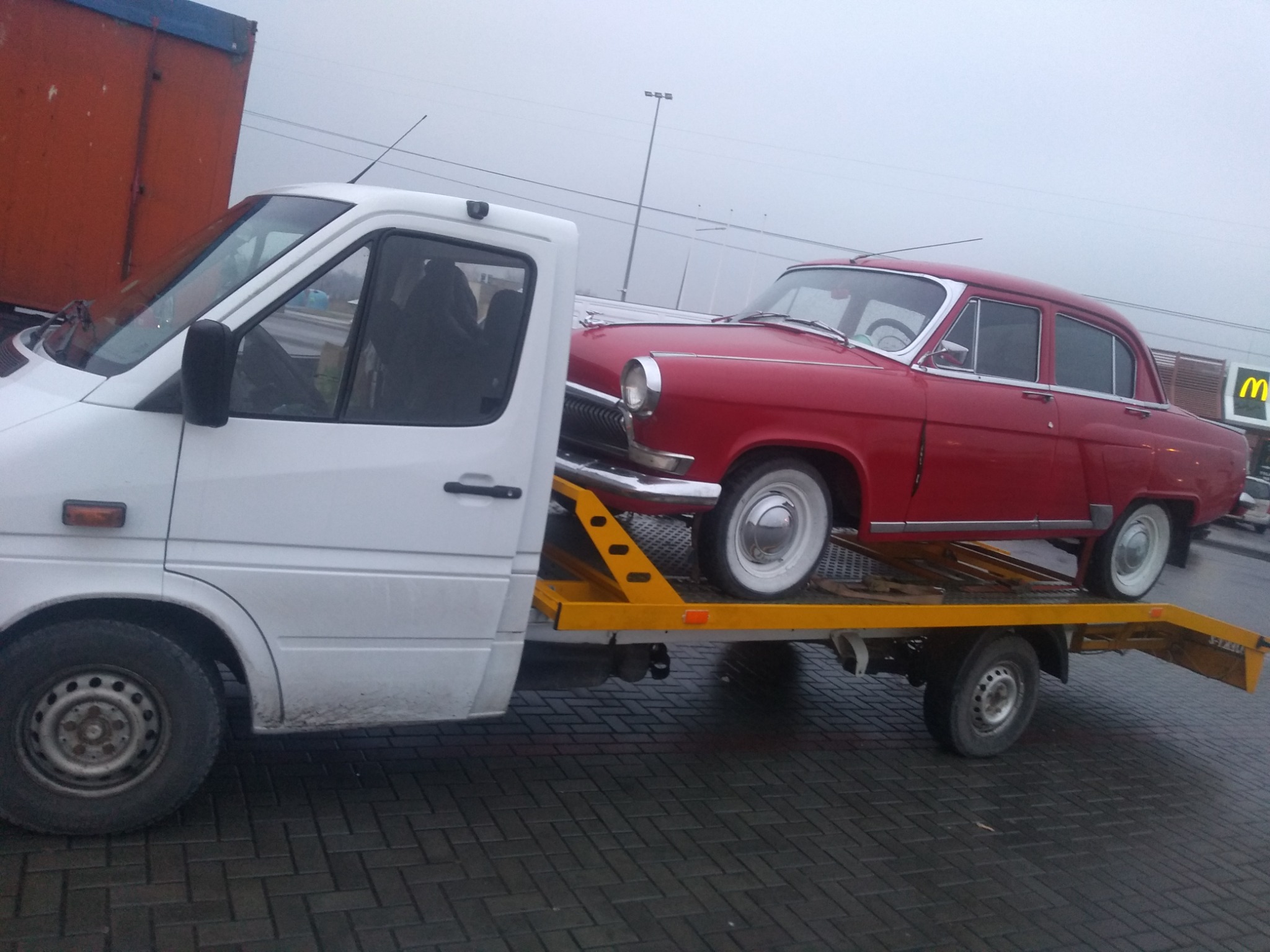 Oferuję transport autolawetą zaletą jest terminowość