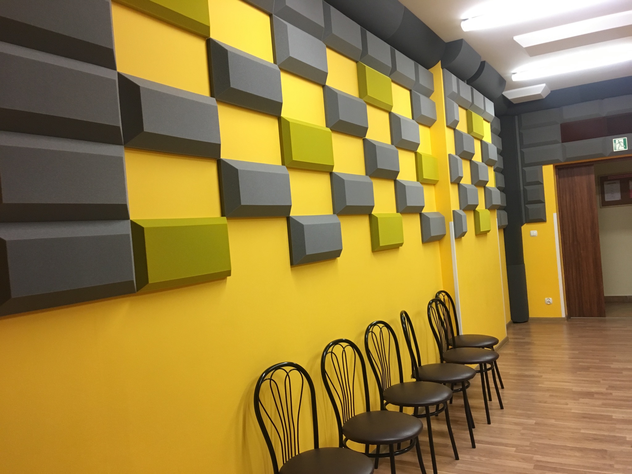 prosta adaptacja akustyczna sali prób muzycznych