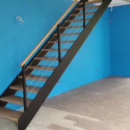 Policzki stalowe stopnie dębowe