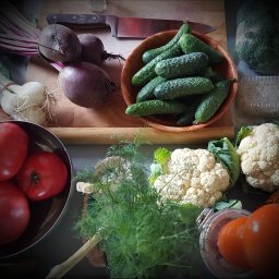 Zdrowe odżywianie nie jest drogie... najlepiej jest zjadać produkty, które uprawiane i hodowane są w naszym klimacie pogodowym.