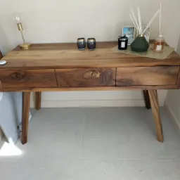 materiał drewno, łączenia pod kątem 45 stopni dla ładnego efektu