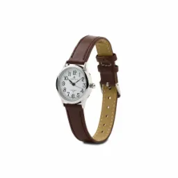 Damski zegarek naręczny z brązowym skórzanym paskiem i białą tarczą, widoczne przeszycia na pasku.