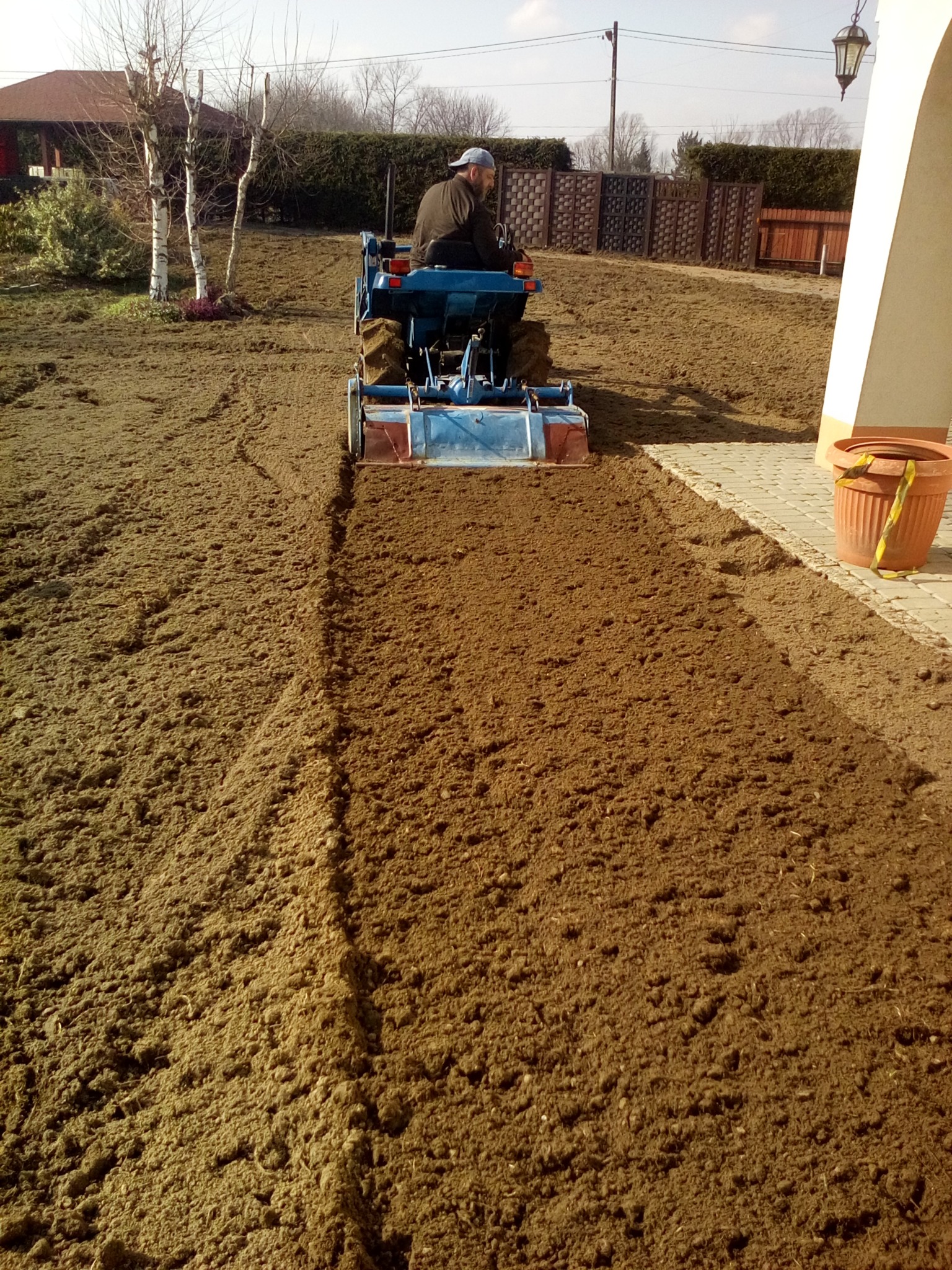 prace glebogryzarką