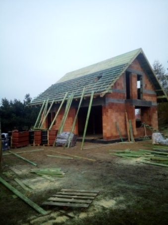 więźba dachowa - foliowanie i deskowanie.