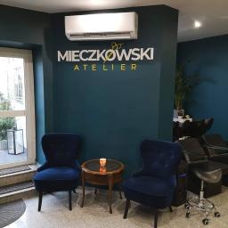 Montaż klimatyzacji dla klienta w jego atelier. Klimatyzator używany zarówno zimą do grzania jak i latem do chłodzenia sprawdza się świetnie nawet w trudnych warunkach pogodowych.