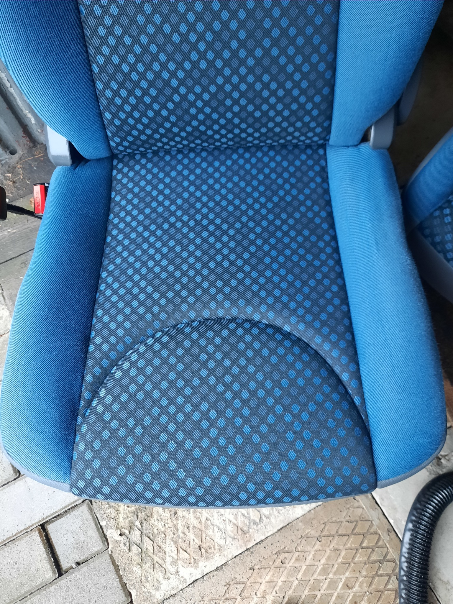 Fotel samochodowy po praniu