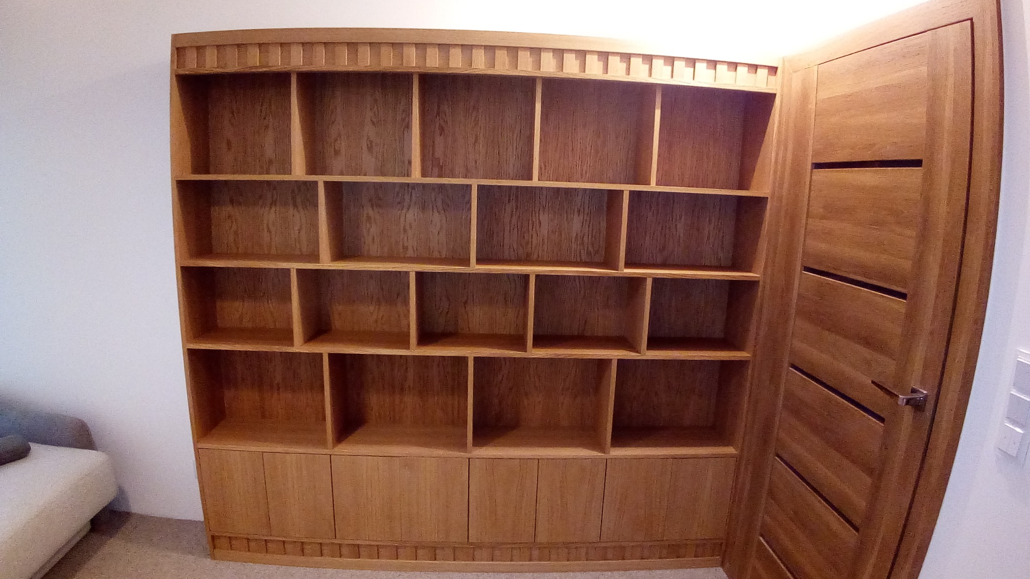 regał na książki -materiał fornir dąb