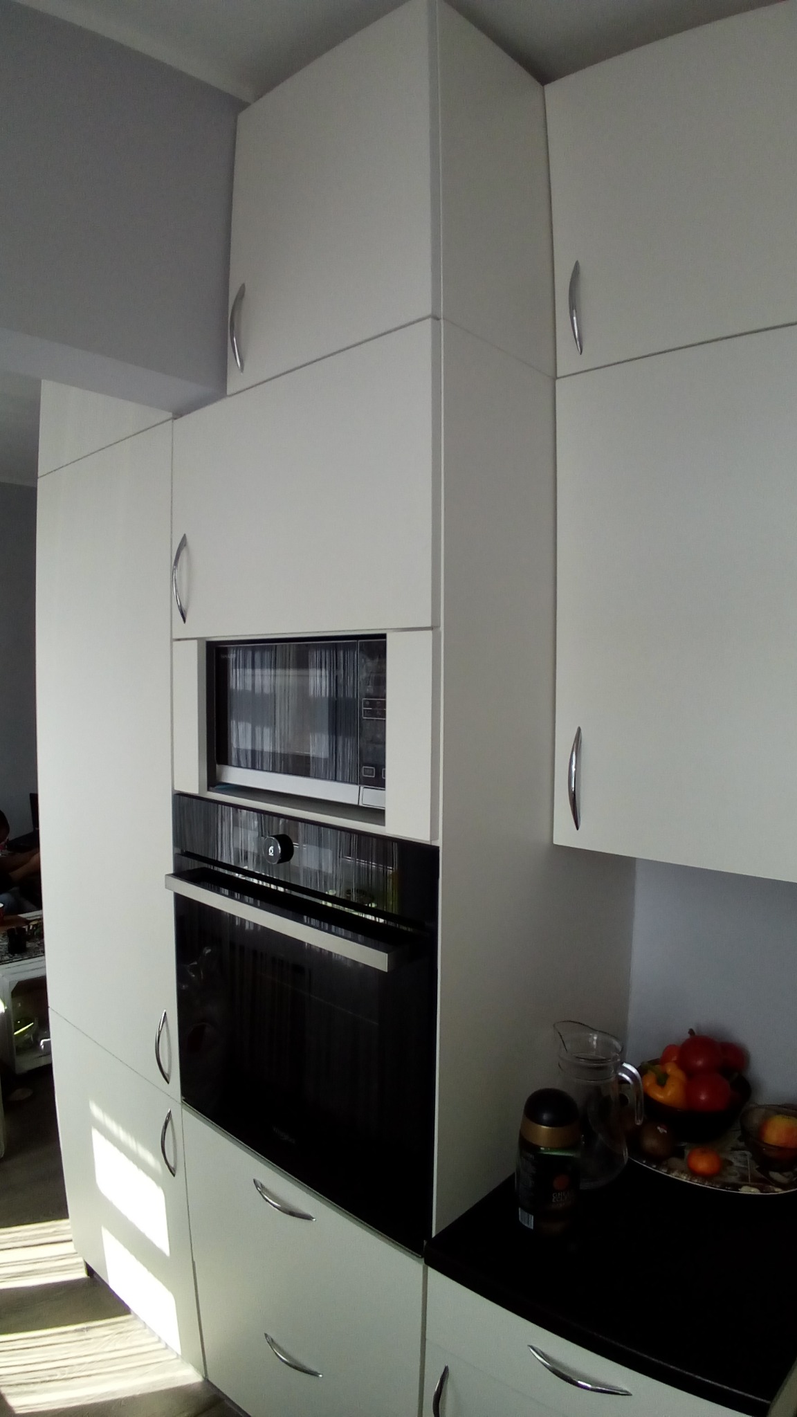 kuchnia biała płyta laminat zdjęcie 1