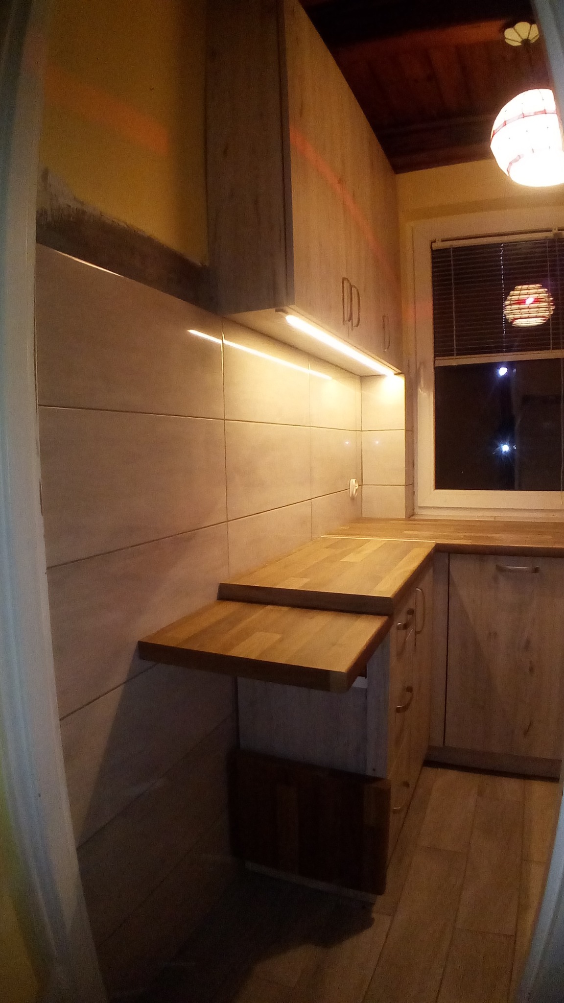 zabudowa kuchenna materiał laminat:zdj 1