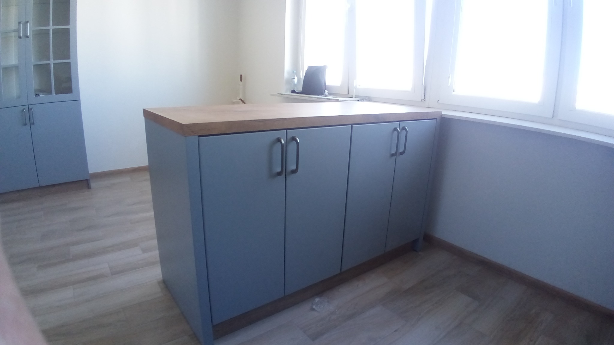 kychnia z wyspą MDF szary połysk