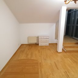 Fotka po, mieszkanko docelowo cało na biało, z różnych kolorów