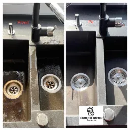 Porównanie stanu zlewu granitowego przed i po czyszczeniu: po lewej z widocznymi zabrudzeniami i osadami, po prawej lśniący czystością, z widocznym logo firmy zajmującej się czyszczeniem.