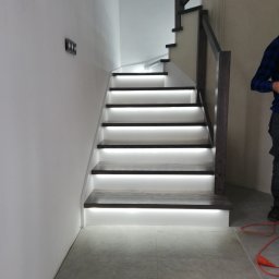 Podświetlenie schodów 