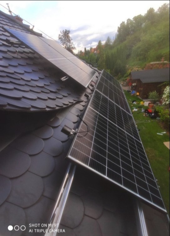 Dachówka karpiówka, montaż na konstrukcji krzyżowej dla paneli ułożonych w poziomie