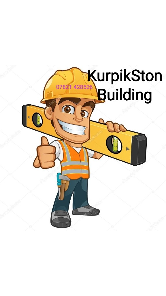 Karykatura uśmiechniętego budowlańca w kasku i kamizelce odblaskowej, trzymającego poziomicę i pokazującego kciuk w górę, z napisem 'KurpikSton Building' i numerem telefonu.