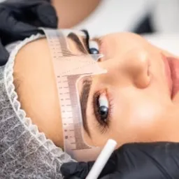 Henna pudrowa z rysunkiem wstępnym