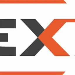 Logo firmy HEXX z czarnymi literami HE i pomarańczowymi literami XX w obramowaniu z elementami pomarańczowymi i czarnymi na białym tle.