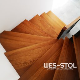 Łączymy stal i drewno. Wytwarzamy schody i meble metalowo-drewniane w stylu Loft oraz industrialnym. 
Wykonujemy projekt i wizualizację. 
Polecamy się, zapraszamy na nasz profil i stronę internetową :)
Działamy na terenie Dolnego Śląska. 
