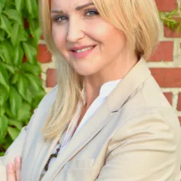 Edyta Cieślak licencjonowany pośrednik licencja nr 12608 oraz licencjonowany zarządca nieruchomości licencja nr 17547