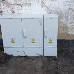 Timeel Piotr Kwiatkowski - Montaż szaf oraz złącza kablowego.