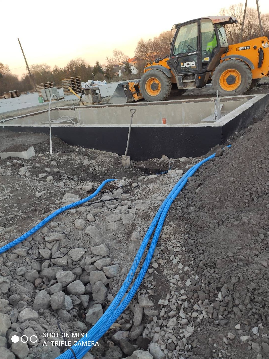 Kable ziemne przyłącza i inne