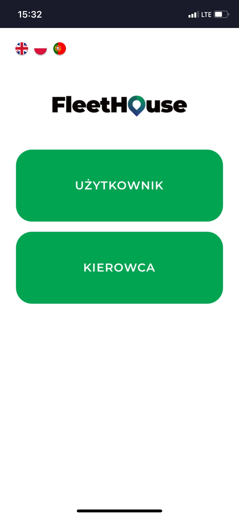 Ekran logowania do aplikacji mobilnej FleetHouse z opcjami wyboru użytkownika i kierowcy, widoczne flagi językowe: brytyjska, polska i portugalska.