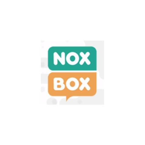 Logo firmy NOX BOX, składające się z dwóch zaokrąglonych prostokątów: górny zielony z napisem NOX, dolny pomarańczowy z napisem BOX, całość przypomina dymek czatu.