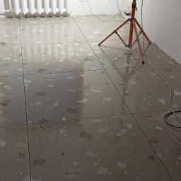 Remshark Budownictwo - Płytki gresowe u klienta po wykonaniu usługi.