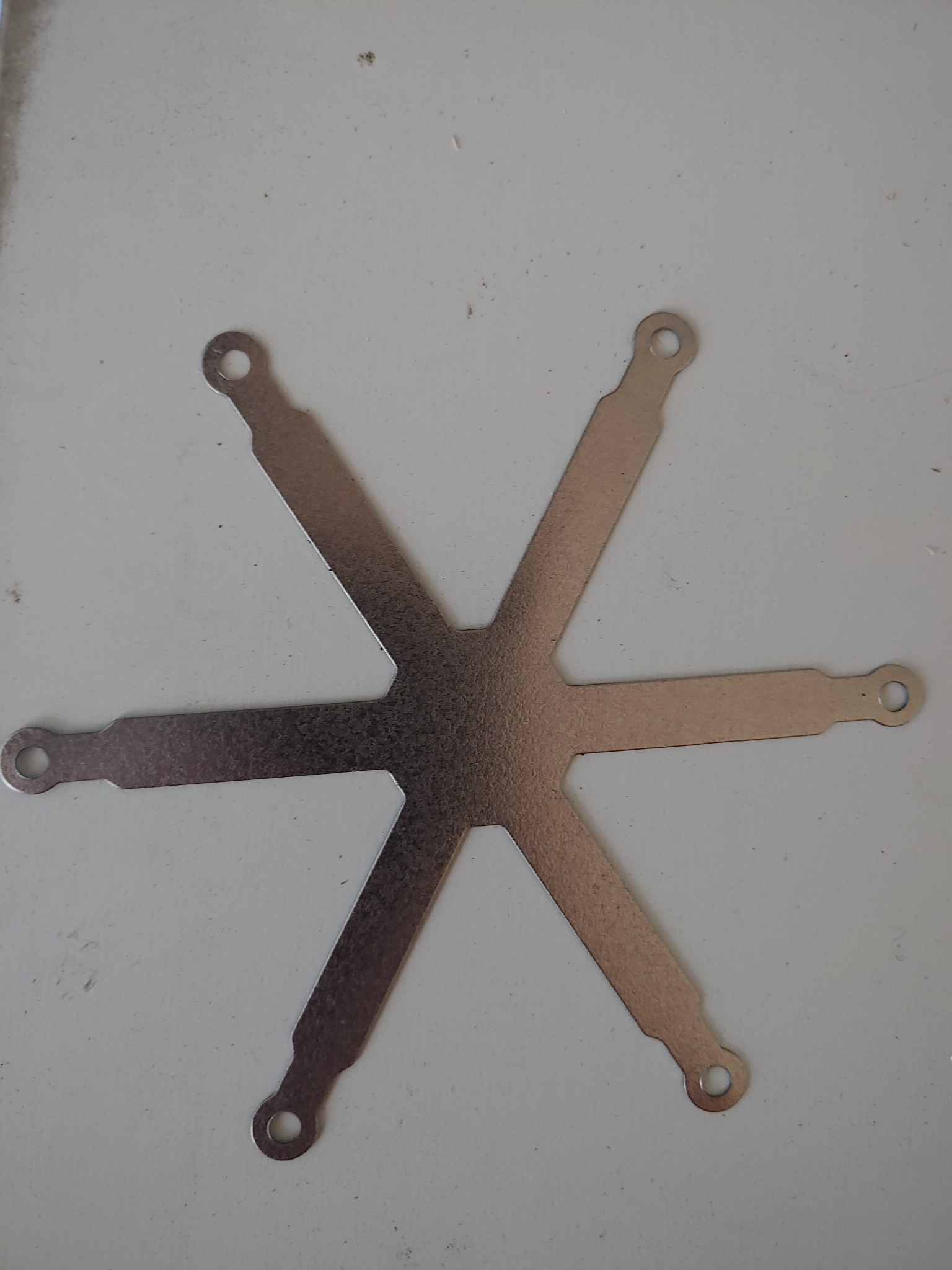 Gwiazda wycinana ze stalowych pasów dla obudowy górniczej.