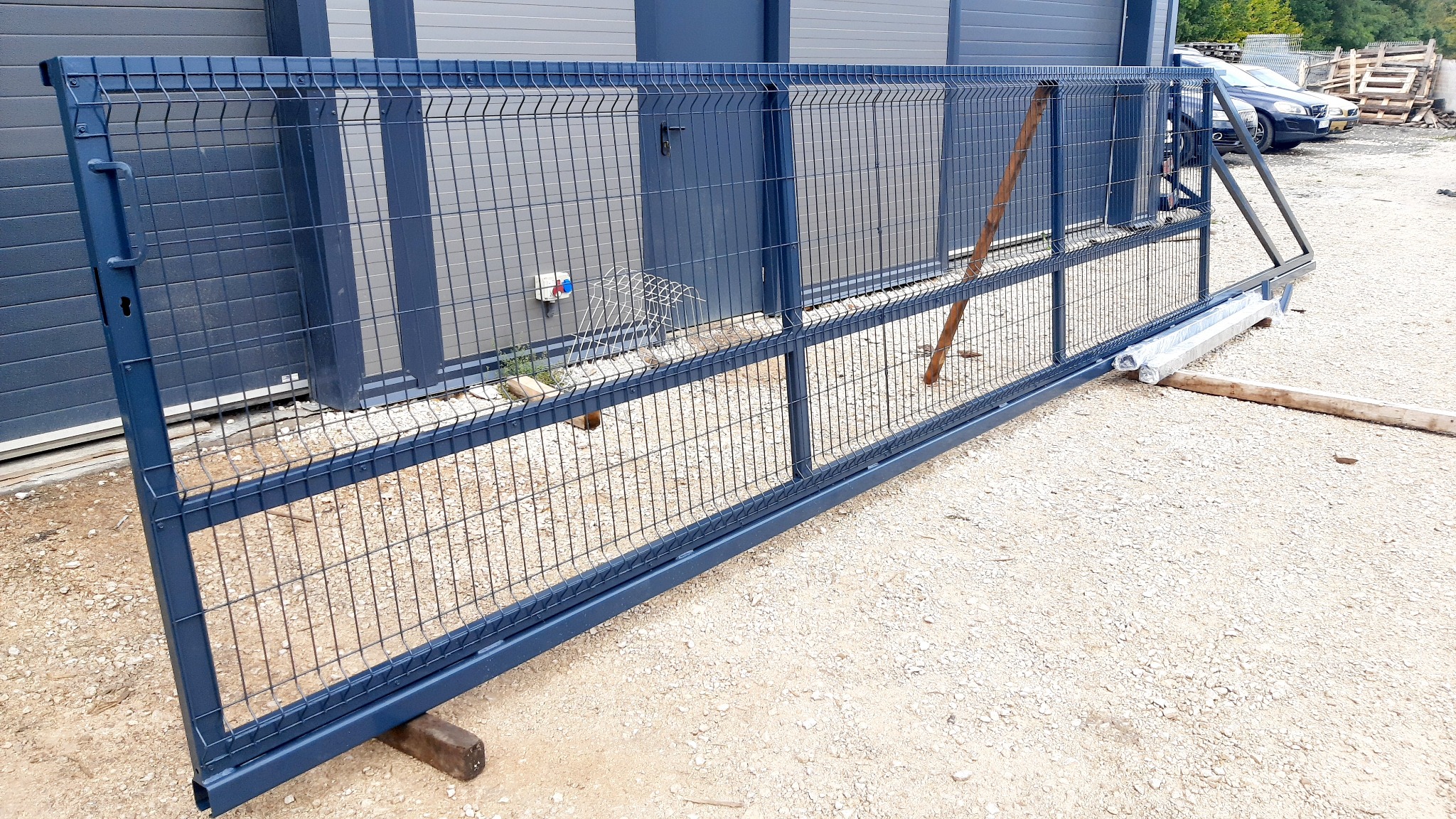 Brama 600x143cm , 3D fi 4mm , ocynk + RAL7016