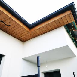 podbitki dachowe malowane impregnatem razem z konstrukcją system bez ingerencji w elewacje możliwości wyprowadzanie kabli pod halogeny i kamery 