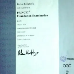 Skan certyfikatu PRINCE2 Foundation Examination dla Doroty Kowalczyk, wydany przez APM Group, z datą 30 czerwca 2010 roku, prezentowany w Dołuje.