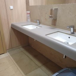 Mycie okien na wysokości Warszawa 3