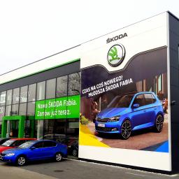 Reklama na elewacji salonu Skoda Auto-Gazda w Rybniku.

www.artisco.pl