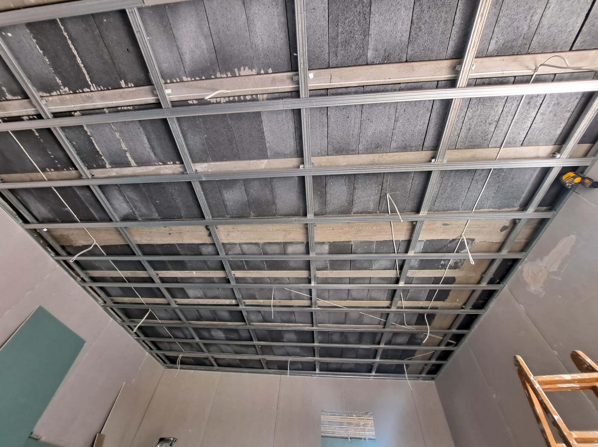 Ruszt krzyżowy przygotowany pod płyty gk